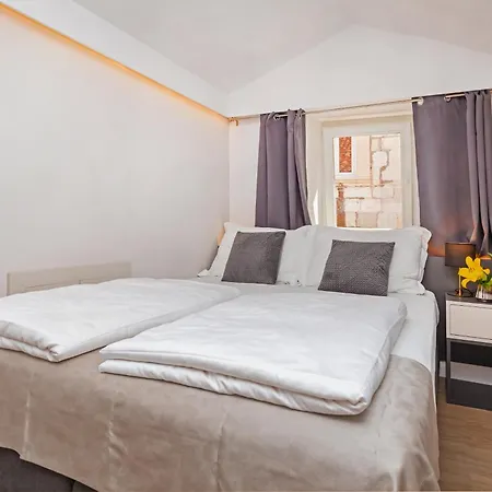 Apartman Old Town L *